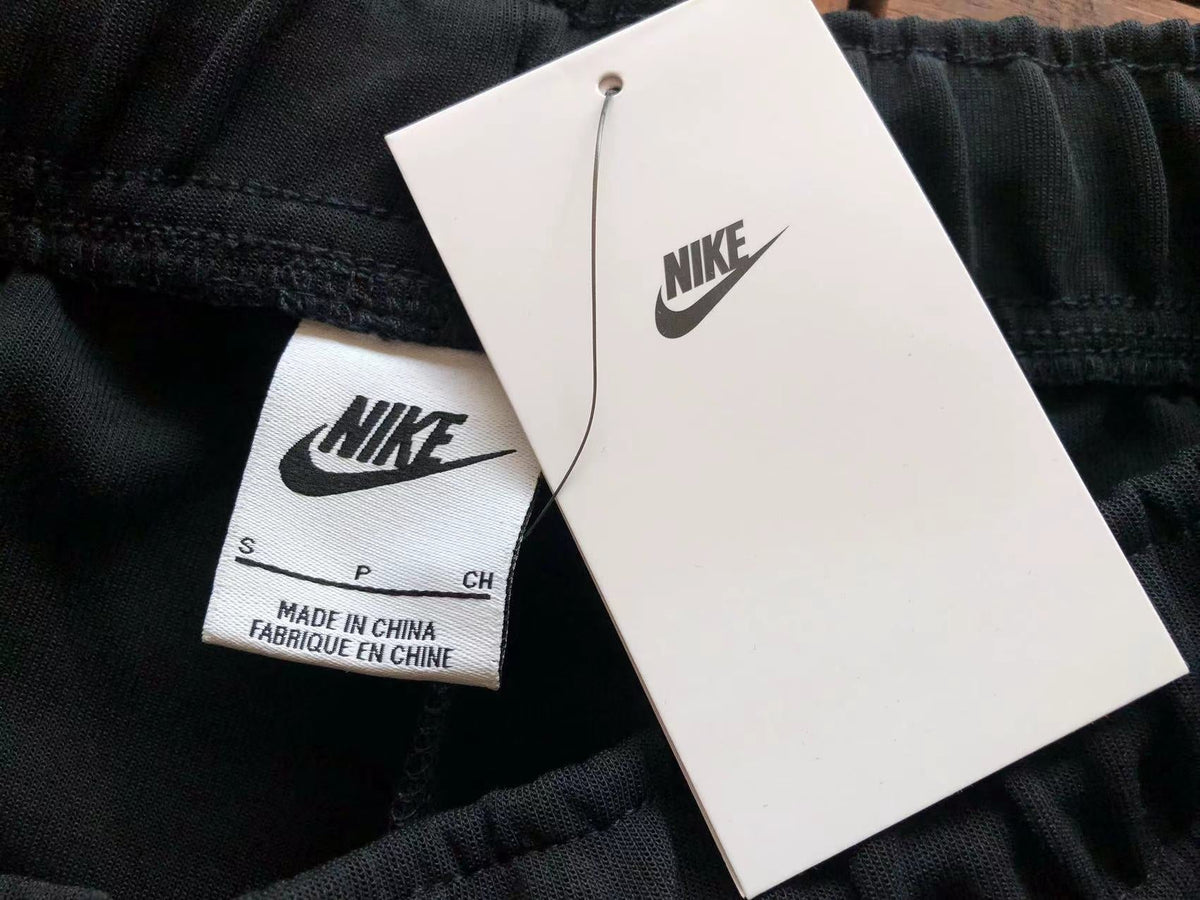 Nike Baggy Techfleece New Seasson