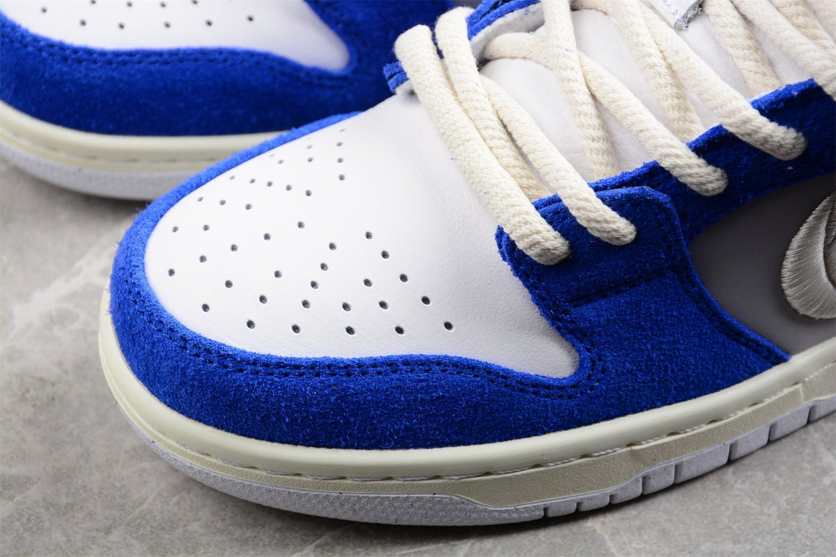 Fly Streetwear x Dunk Low Pro SB Gardenia